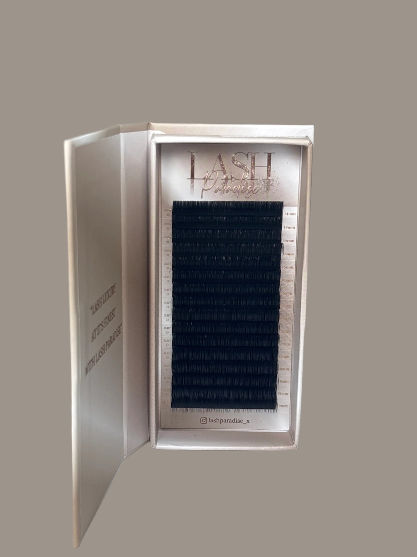0.7 LUXURY LASH TRAYS