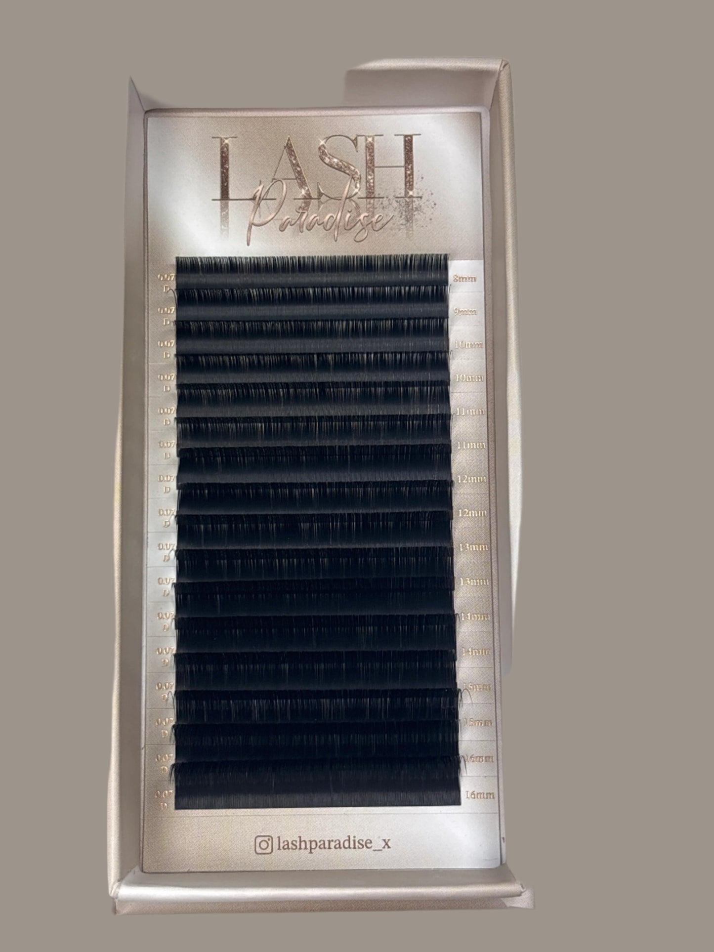 0.7 LUXURY LASH TRAYS